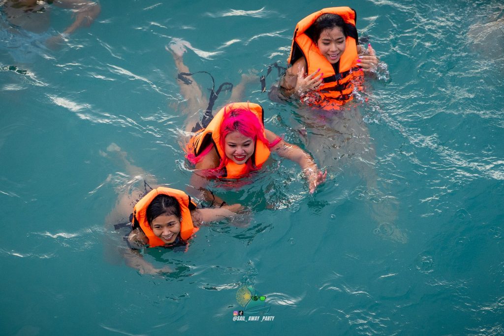 people-enjoying-swimming